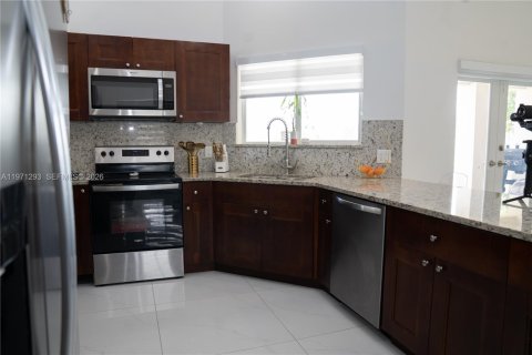 Villa ou maison à vendre à Homestead, Floride: 4 chambres, 243.68 m2 № 2032127 - photo 6