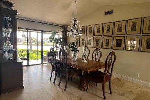 Townhouse in Palm Beach Gardens, Florida 3 bedrooms, 176.98 sq.m. № 1875661 - photo 22