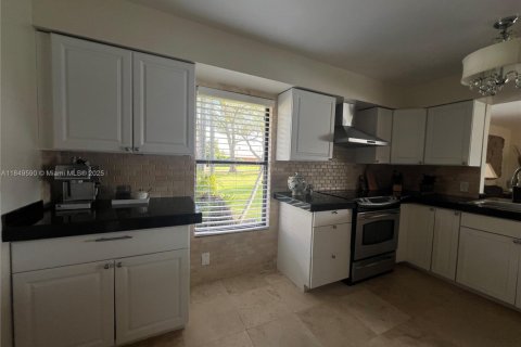 Townhouse in Palm Beach Gardens, Florida 3 bedrooms, 176.98 sq.m. № 1875661 - photo 20