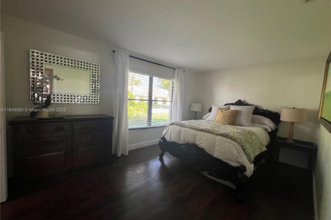 Townhouse in Palm Beach Gardens, Florida 3 bedrooms, 176.98 sq.m. № 1875661 - photo 19