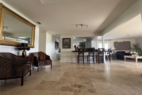 Townhouse in Palm Beach Gardens, Florida 3 bedrooms, 176.98 sq.m. № 1875661 - photo 10