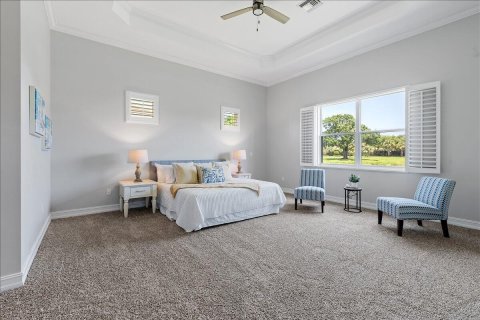 House in Vero Beach, Florida 3 bedrooms, 252.88 sq.m. № 2267630 - photo 15