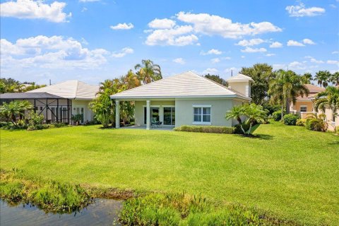 House in Vero Beach, Florida 3 bedrooms, 252.88 sq.m. № 2267630 - photo 29
