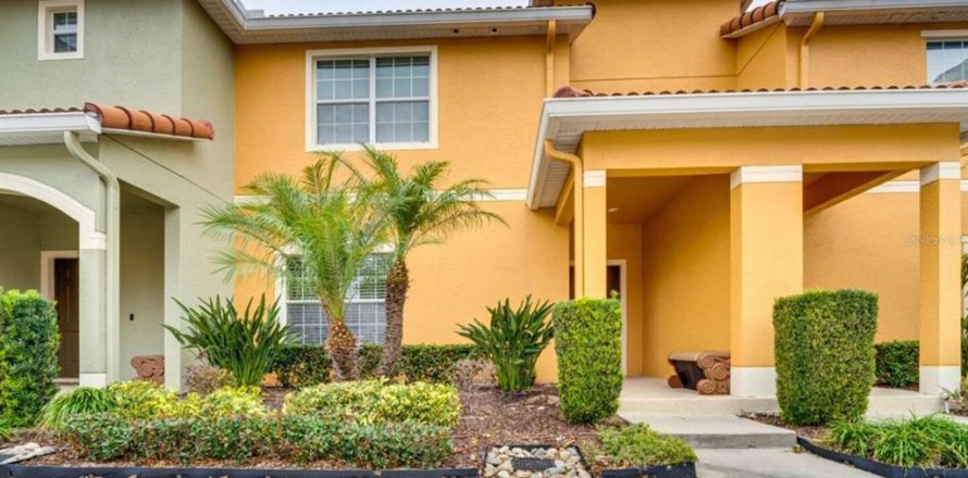 Adosado en Kissimmee, Florida 4 dormitorios, 176.7 m2 № 2240017