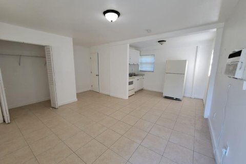 Appartement à louer à Miami, Floride: 3 pièces, 178 m2 № 2384520 - photo 2