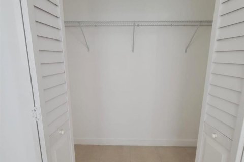 Appartement à louer à Miami, Floride: 3 pièces, 178 m2 № 2384520 - photo 4