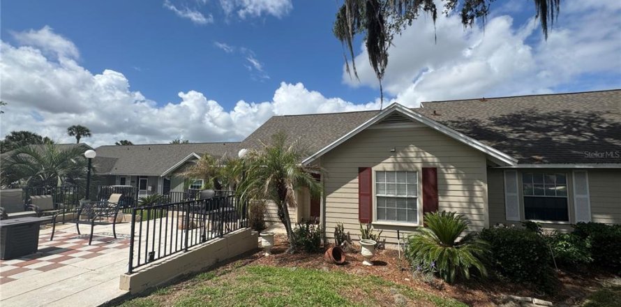 Adosado en Apopka, Florida 2 dormitorios, 91.04 m2 № 2099830
