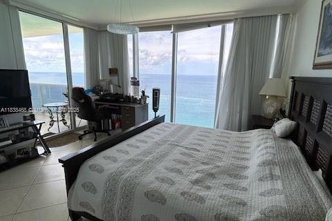 Condo in Hallandale Beach, Florida, 3 bedrooms  № 1825817 - photo 14