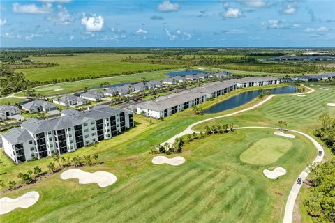 Condo in Venice, Florida, 2 bedrooms in WELLEN PARK  № 1762096 - photo 5
