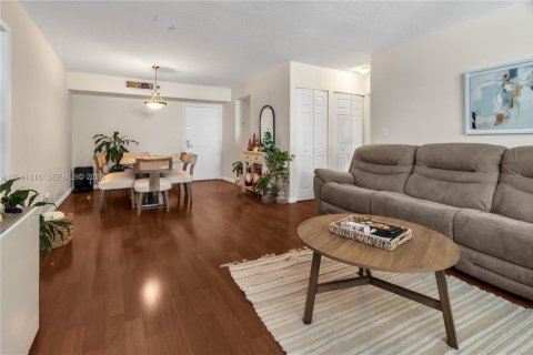 Condominio en venta en Aventura, Florida, 2 dormitorios, 98.66 m2 № 2000760 - foto 9