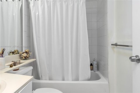 Condominio en venta en Aventura, Florida, 2 dormitorios, 98.66 m2 № 2000760 - foto 21