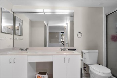 Condominio en venta en Aventura, Florida, 2 dormitorios, 98.66 m2 № 2000760 - foto 15
