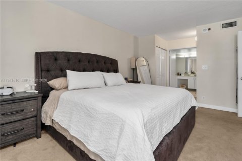 Condominio en venta en Aventura, Florida, 2 dormitorios, 98.66 m2 № 2000760 - foto 13