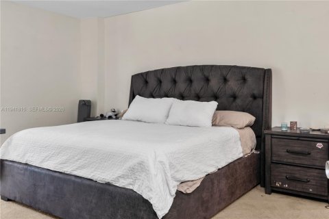 Condominio en venta en Aventura, Florida, 2 dormitorios, 98.66 m2 № 2000760 - foto 12