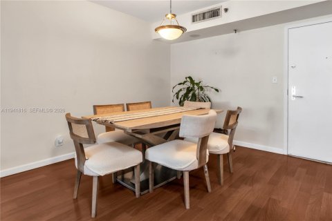 Condominio en venta en Aventura, Florida, 2 dormitorios, 98.66 m2 № 2000760 - foto 3