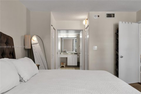 Condominio en venta en Aventura, Florida, 2 dormitorios, 98.66 m2 № 2000760 - foto 14