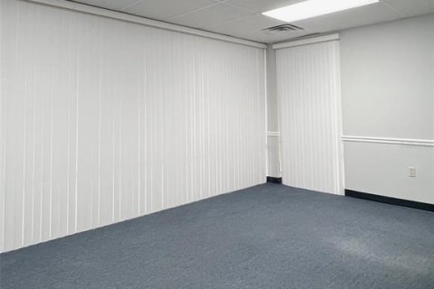 Immobilier commercial à louer à Sanford, Floride: 8361.95 m2 № 1553015 - photo 6