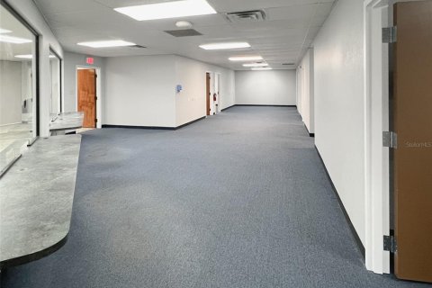 Immobilier commercial à louer à Sanford, Floride: 8361.95 m2 № 1553015 - photo 3