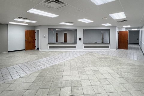 Immobilier commercial à louer à Sanford, Floride: 8361.95 m2 № 1553015 - photo 5