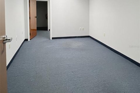 Immobilier commercial à louer à Sanford, Floride: 8361.95 m2 № 1553015 - photo 8