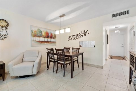Condominio en venta en Lauderdale Lakes, Florida, 2 dormitorios, 94.85 m2 № 2083698 - foto 8