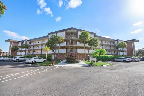 Condominio en venta en Lauderdale Lakes, Florida, 2 dormitorios, 94.85 m2 № 2083698 - foto 14