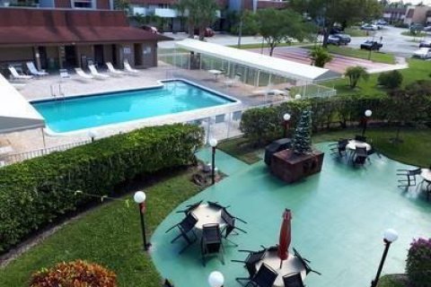 Condominio en venta en Lauderdale Lakes, Florida, 2 dormitorios, 94.85 m2 № 2083698 - foto 20