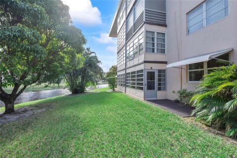 Condominio en venta en Lauderdale Lakes, Florida, 2 dormitorios, 94.85 m2 № 2083698 - foto 13