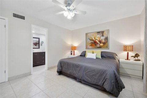 Condominio en venta en Lauderdale Lakes, Florida, 2 dormitorios, 94.85 m2 № 2083698 - foto 10