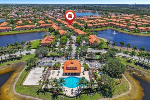 Townhouse in Miami, Florida 3 bedrooms, 158.86 sq.m. № 1787115 - photo 21