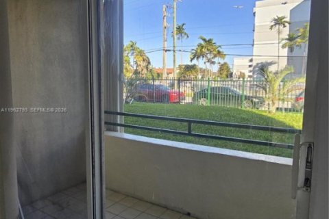 Copropriété à louer à Miami, Floride: 1 chambre, 62.24 m2 № 2024135 - photo 10