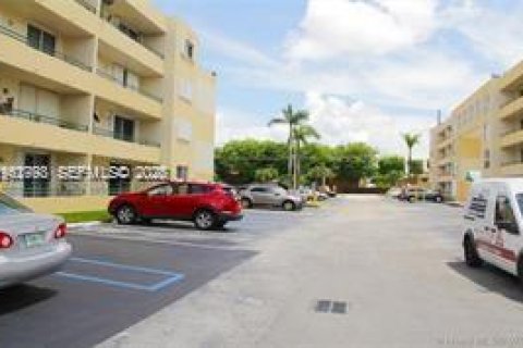 Copropriété à louer à Miami, Floride: 1 chambre, 62.24 m2 № 2024135 - photo 2