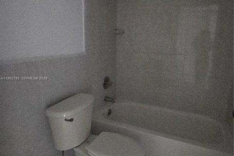 Copropriété à louer à Miami, Floride: 1 chambre, 62.24 m2 № 2024135 - photo 13