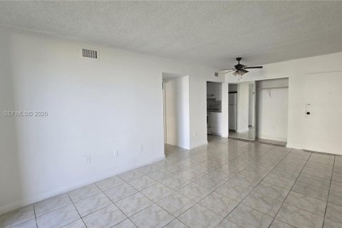 Copropriété à louer à Miami, Floride: 1 chambre, 62.24 m2 № 2024135 - photo 8