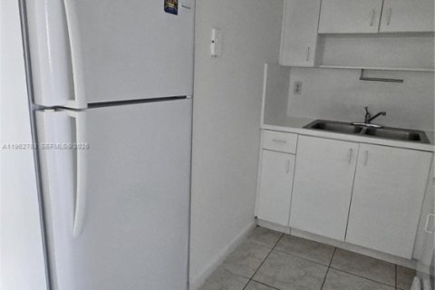 Copropriété à louer à Miami, Floride: 1 chambre, 62.24 m2 № 2024135 - photo 6