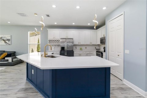 Casa en venta en Kissimmee, Florida, 4 dormitorios, 333.61 m2 № 1899328 - foto 3