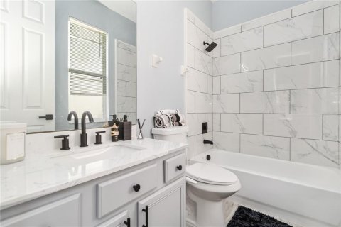 Casa en venta en Kissimmee, Florida, 4 dormitorios, 333.61 m2 № 1899328 - foto 18