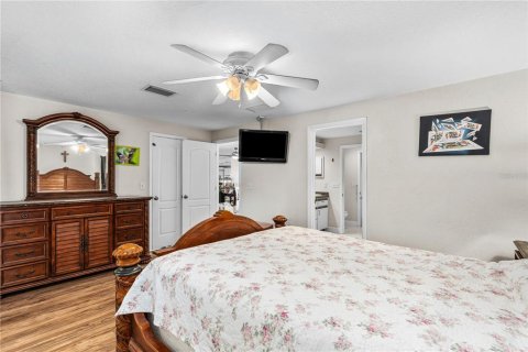 Villa ou maison à vendre à Edgewater, Floride: 3 chambres, 239.69 m2 № 2104495 - photo 19