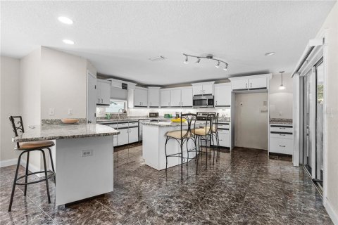 Villa ou maison à vendre à Edgewater, Floride: 3 chambres, 239.69 m2 № 2104495 - photo 12