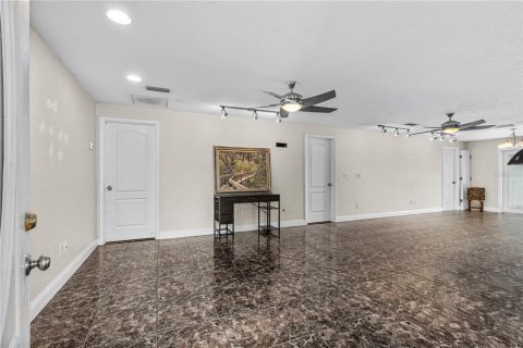 Villa ou maison à vendre à Edgewater, Floride: 3 chambres, 239.69 m2 № 2104495 - photo 6