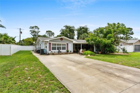 Villa ou maison à vendre à Edgewater, Floride: 3 chambres, 239.69 m2 № 2104495 - photo 2