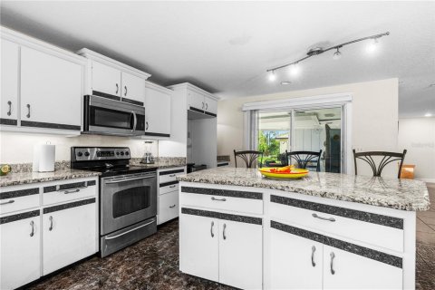 Villa ou maison à vendre à Edgewater, Floride: 3 chambres, 239.69 m2 № 2104495 - photo 16