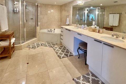 Снять в аренду кондоминиум в Санни-Айлс-Бич, Флорида 2 спальни, 159.33м2, № 2034921 - фото 11