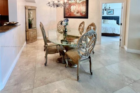 Снять в аренду кондоминиум в Санни-Айлс-Бич, Флорида 2 спальни, 159.33м2, № 2034921 - фото 3