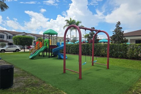 Снять в аренду таунхаус в Хомстед, Флорида 3 спальни, 143.44м2, № 1922532 - фото 26