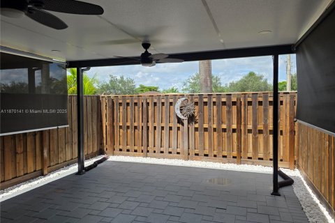 Снять в аренду таунхаус в Хомстед, Флорида 3 спальни, 143.44м2, № 1922532 - фото 12