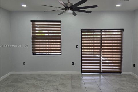 Снять в аренду таунхаус в Хомстед, Флорида 3 спальни, 143.44м2, № 1922532 - фото 9