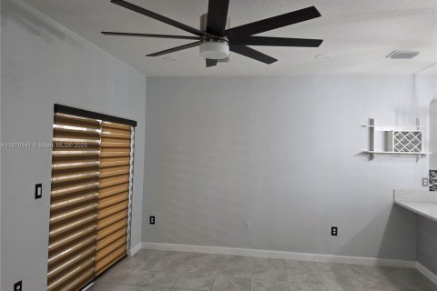 Снять в аренду таунхаус в Хомстед, Флорида 3 спальни, 143.44м2, № 1922532 - фото 8