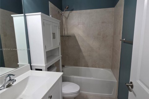 Снять в аренду таунхаус в Хомстед, Флорида 3 спальни, 143.44м2, № 1922532 - фото 22