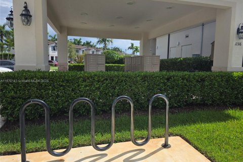 Снять в аренду таунхаус в Хомстед, Флорида 3 спальни, 143.44м2, № 1922532 - фото 30